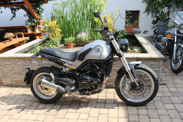 Benelli Leoncino 500 Trail