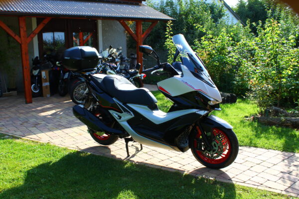 Kymco Xciting VS 400i ABS Limited edition - Obrázek 3