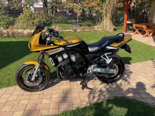 Yamaha FZS 600 Fazer