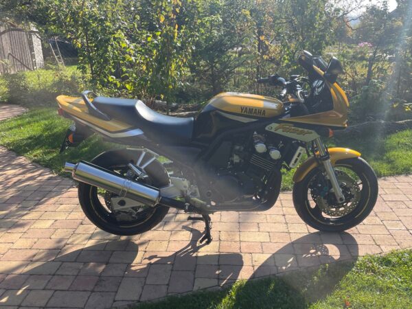 Yamaha FZS 600 Fazer - Image 5