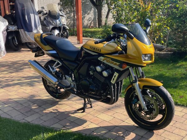 Yamaha FZS 600 Fazer - Image 6