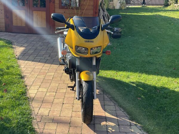 Yamaha FZS 600 Fazer - Image 8