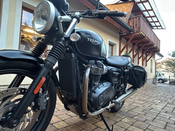 Triumph Street Twin ABS - Image 11