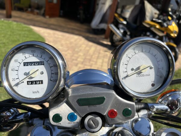 Yamaha XV750 Virago - Image 11