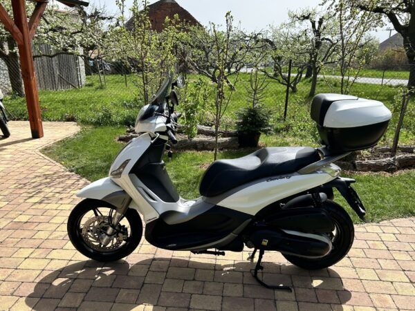 Piaggio Beverly 350 - Obrázek 8
