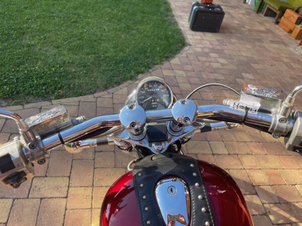Suzuki VS 800GL Intruder - Image 9