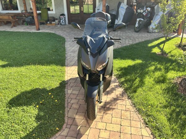 Yamaha X-Max Tech Max 300 ABS - Image 10