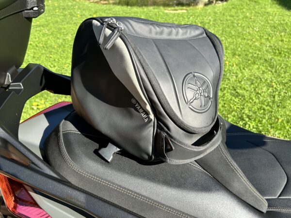 Yamaha X-Max Tech Max 300 ABS - Image 15