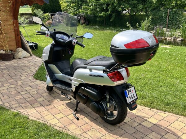 Yamaha Versity 300 - Image 4