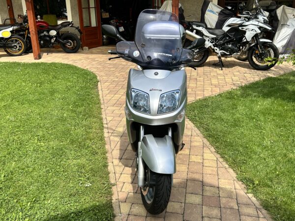 Yamaha Versity 300 - Image 10