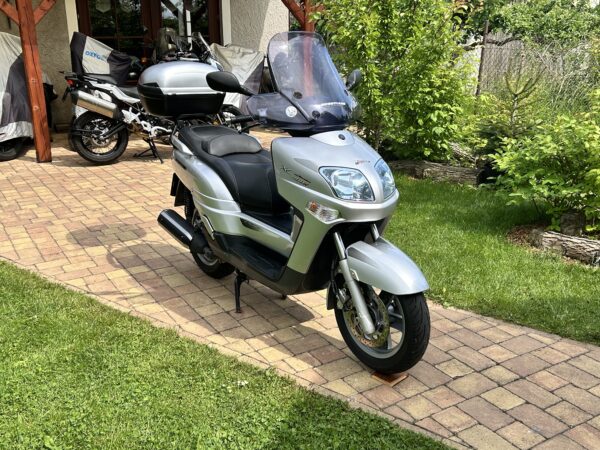 Yamaha Versity 300 - Image 5