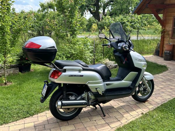 Yamaha Versity 300 - Image 6