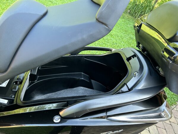 Honda SW-T 400 - Image 10