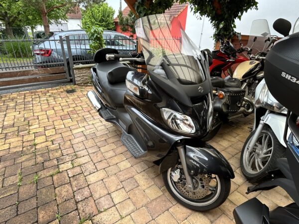 Suzuki Burgman 650