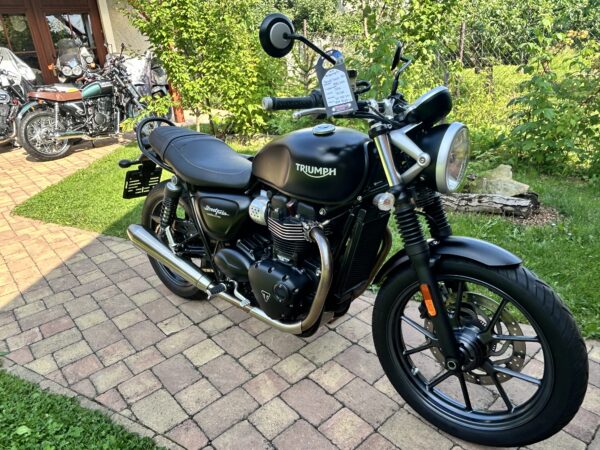 Tirumph Street Twin 900 ABS - Image 8