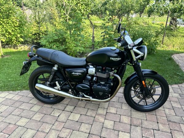 Tirumph Street Twin 900 ABS - Image 9