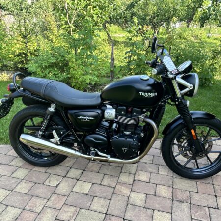 Tirumph Street Twin 900 ABS