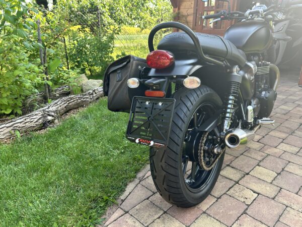Tirumph Street Twin 900 ABS - Image 10