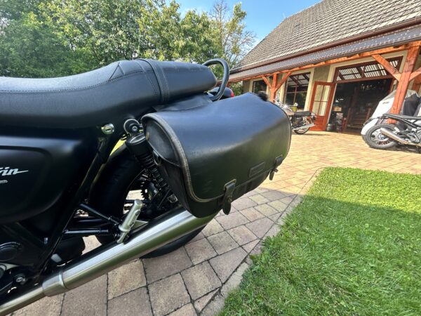 Tirumph Street Twin 900 ABS - Image 13