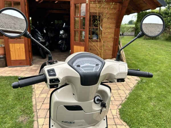 Kymco Like 125i ABS - Image 12