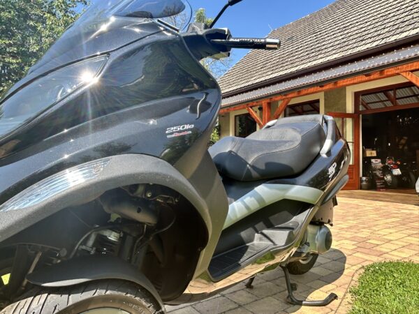 Piaggio MP3 250ie - Image 8