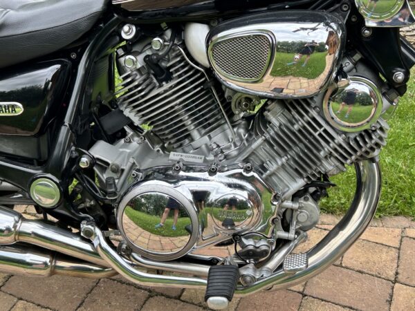 Yamaha XV750 Virago - Image 11