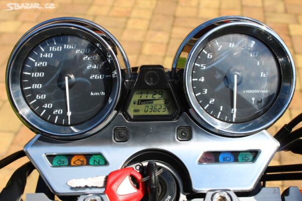 Yamaha XJR 1300 - Image 18
