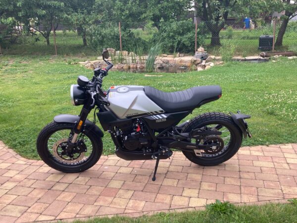 Brixton Crossfire 125 LC ABS - Obrázek 4