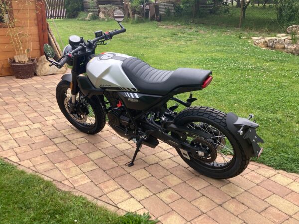 Brixton Crossfire 125 LC ABS - Obrázek 3