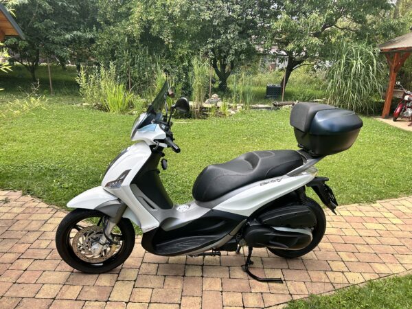 Piaggio Beverly 350 ABS, ASR - Obrázek 3