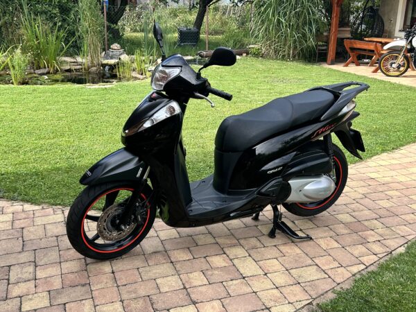 Honda SH 300i ABS - Obrázek 3