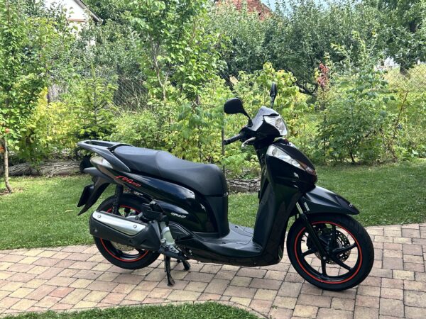 Honda SH 300i ABS - Obrázek 6