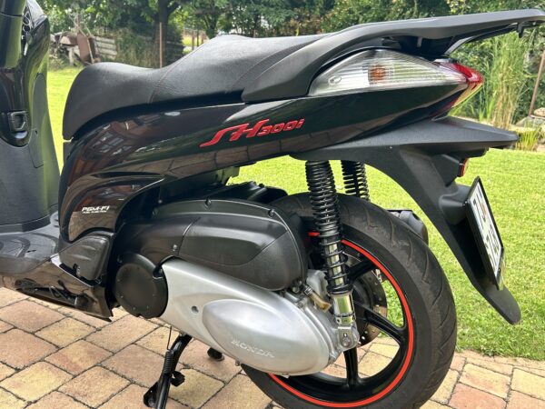 Honda SH 300i ABS - Obrázek 12