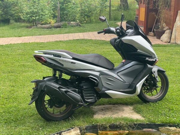 Malaguti Madison 125 ABS - Obrázek 7