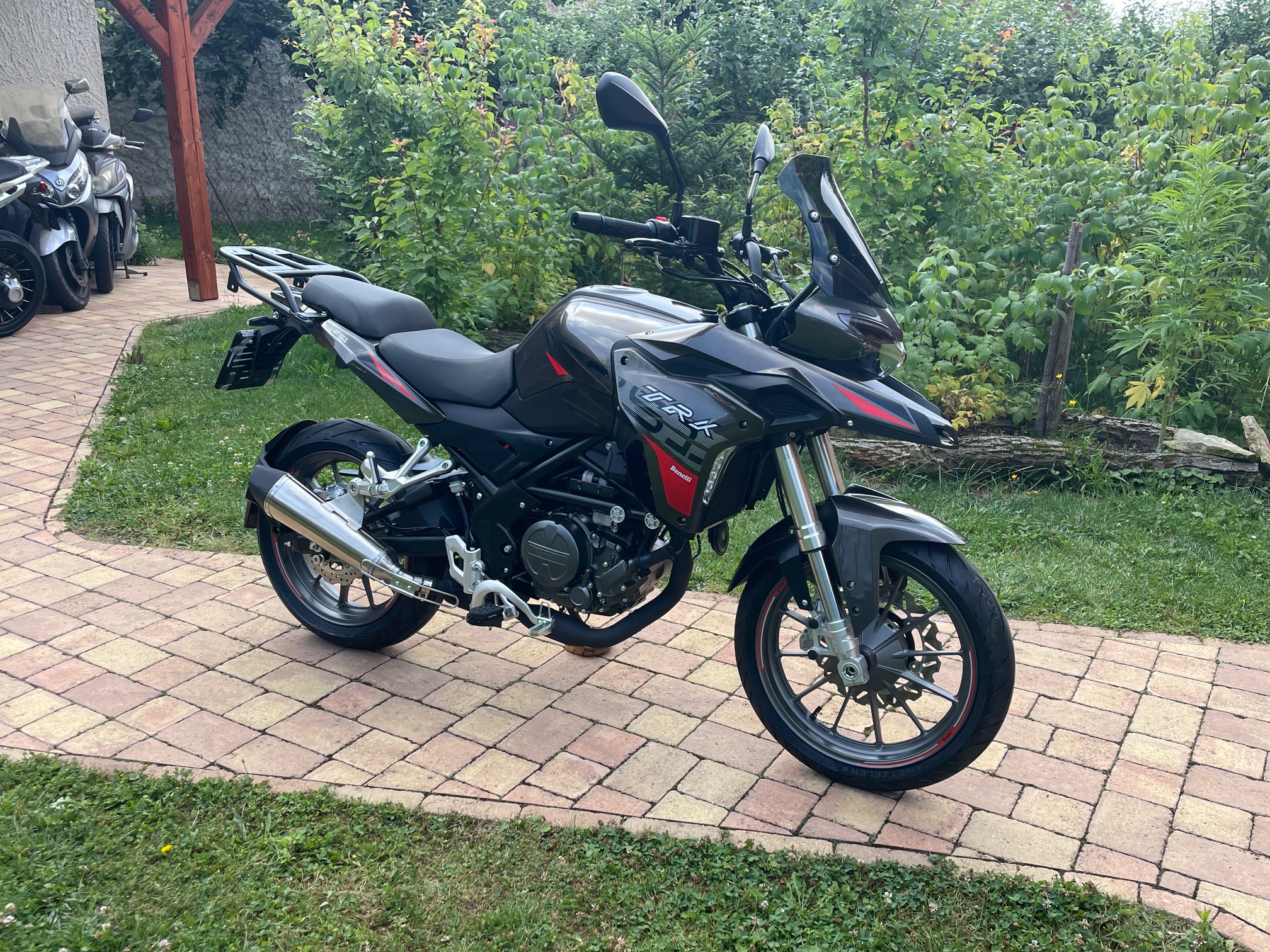 Benelli TRK 251 - Obrázek 3