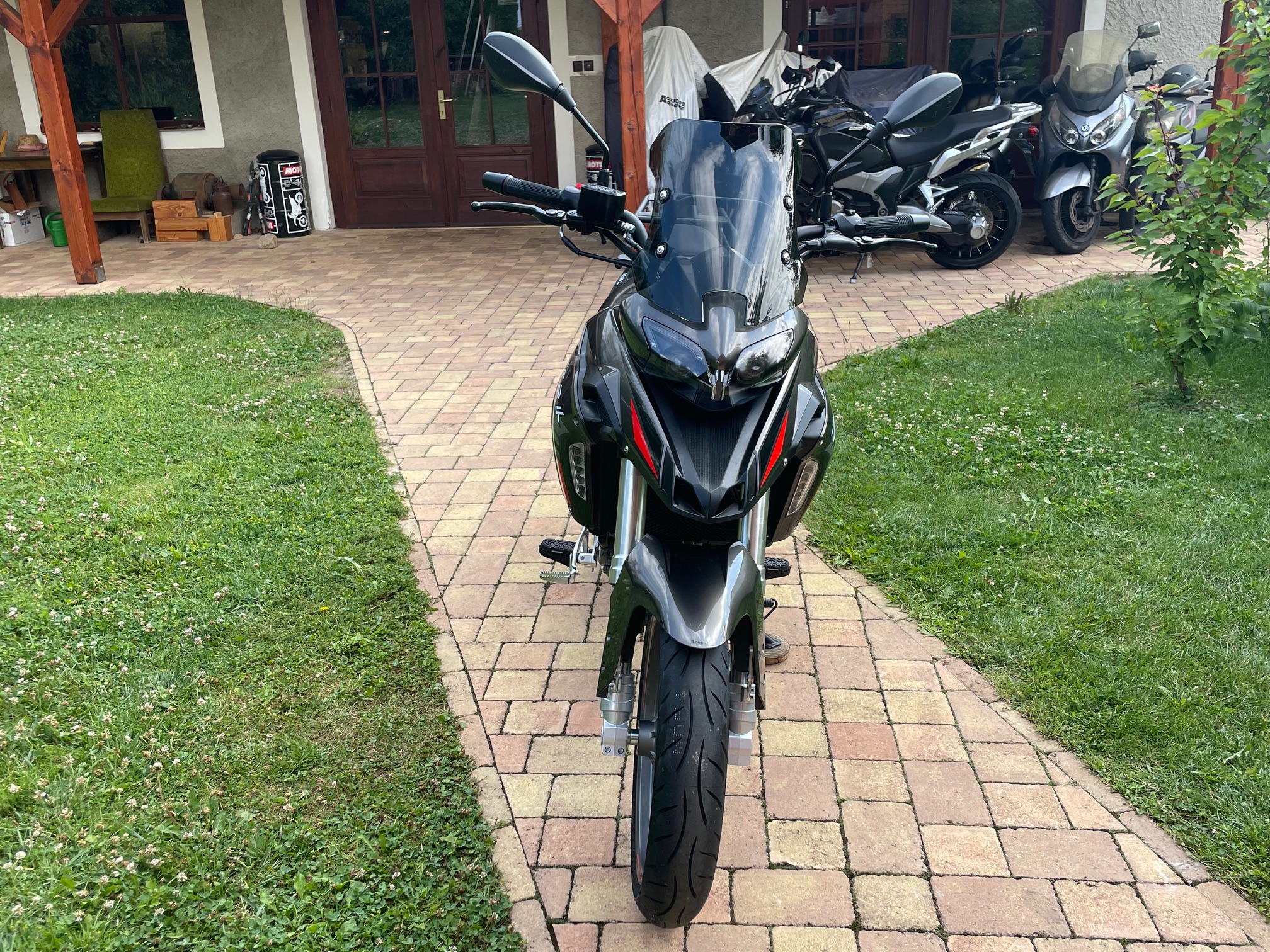 Benelli TRK 251 - Obrázek 8