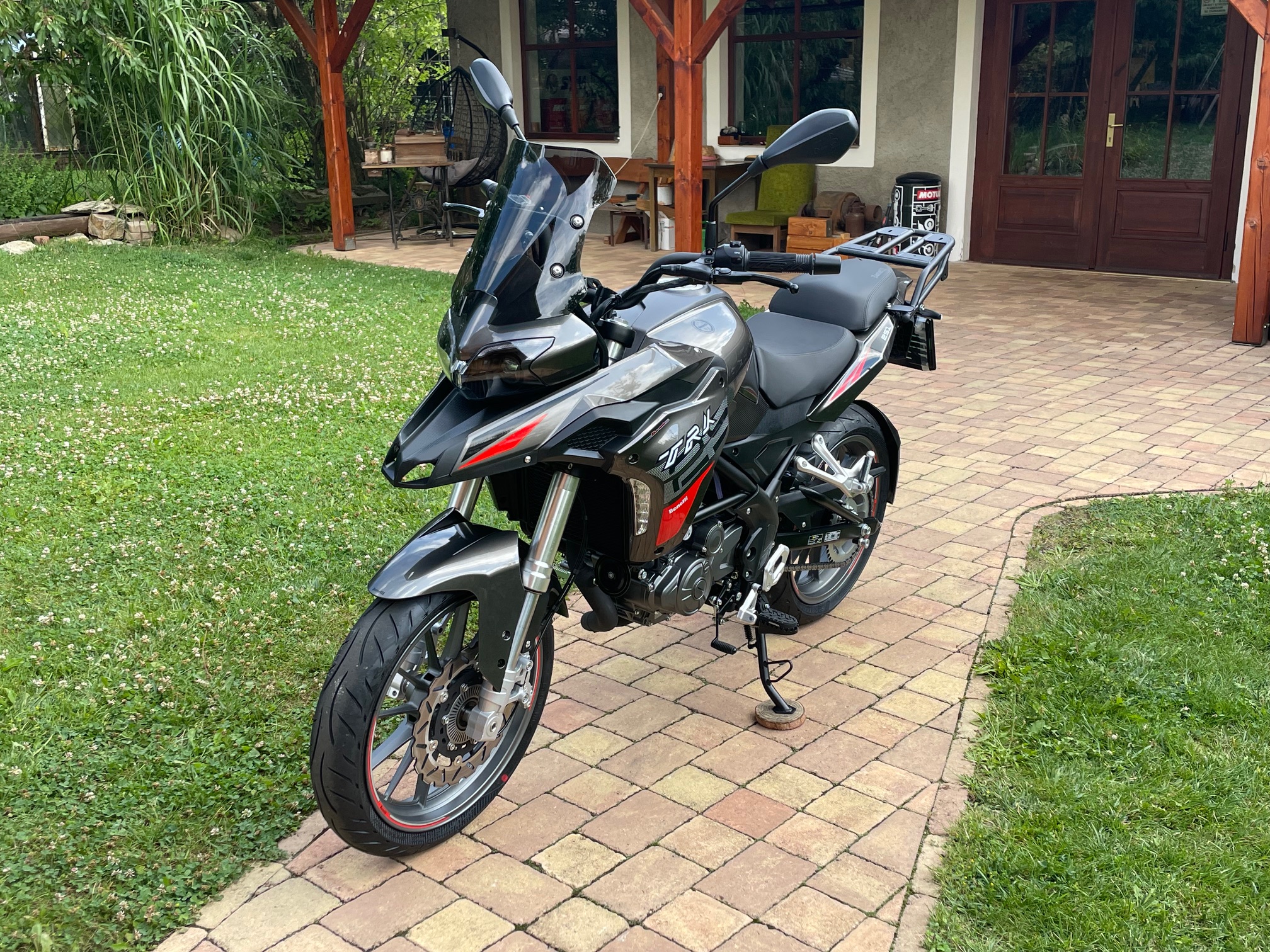 Benelli TRK 251 - Obrázek 5