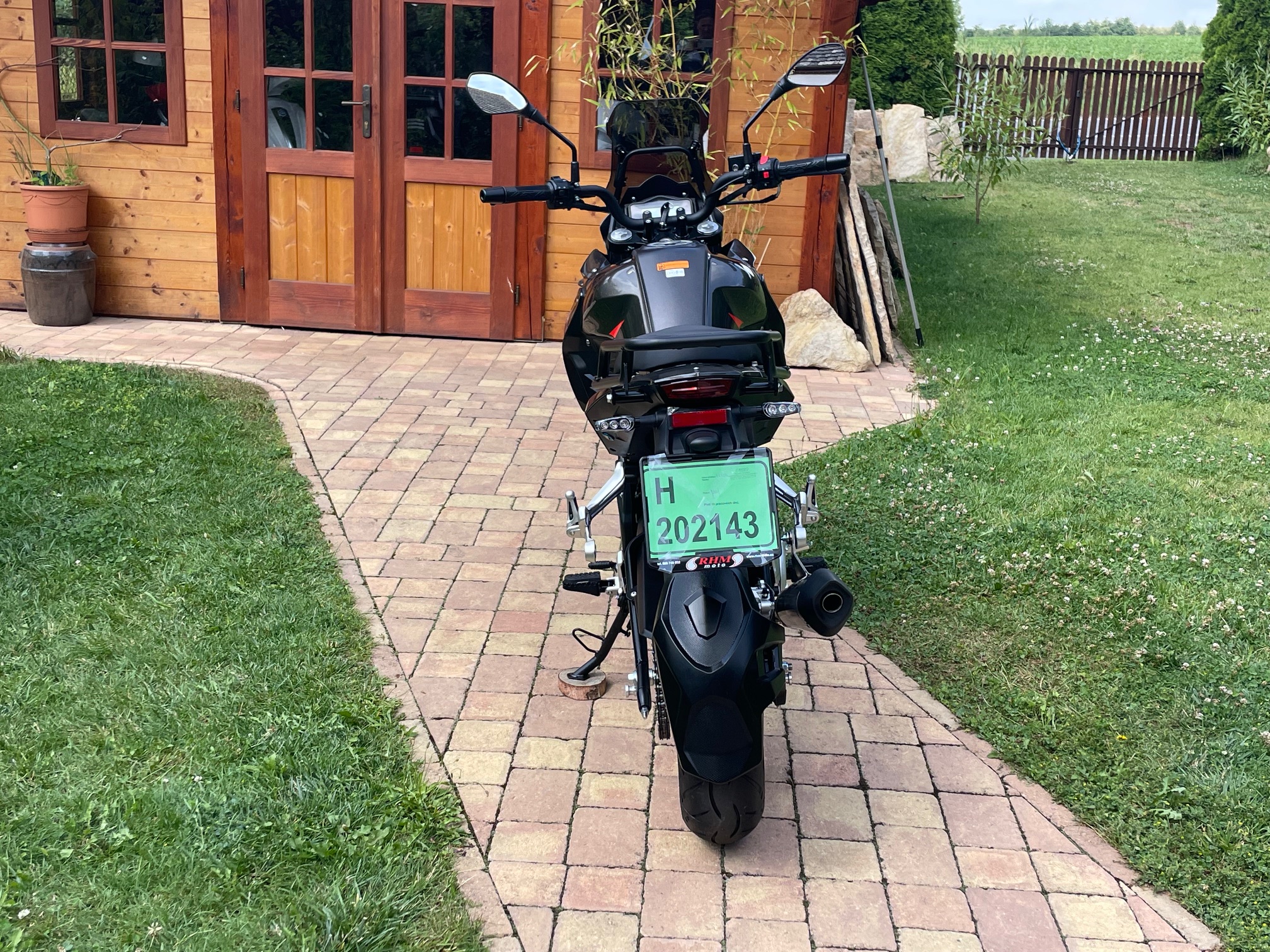 Benelli TRK 251 - Obrázek 9