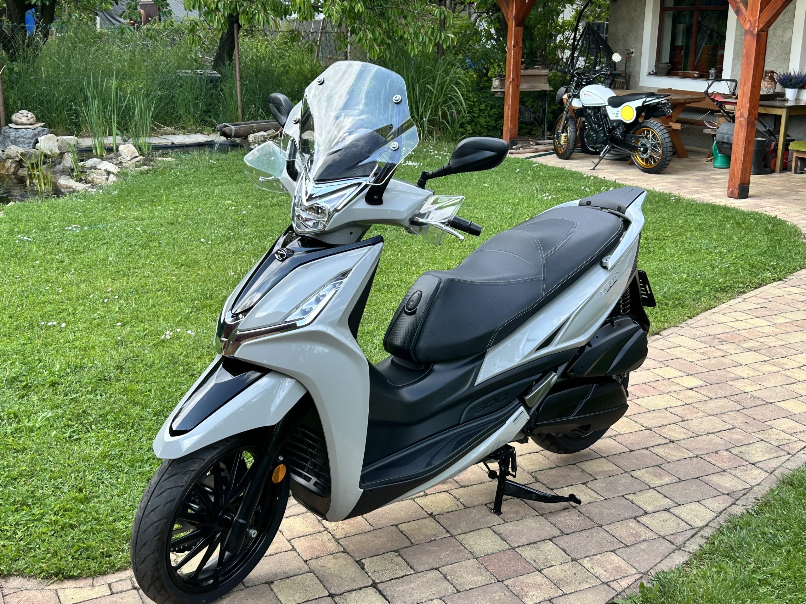 Kymco Agility 300i ABS - Obrázek 2