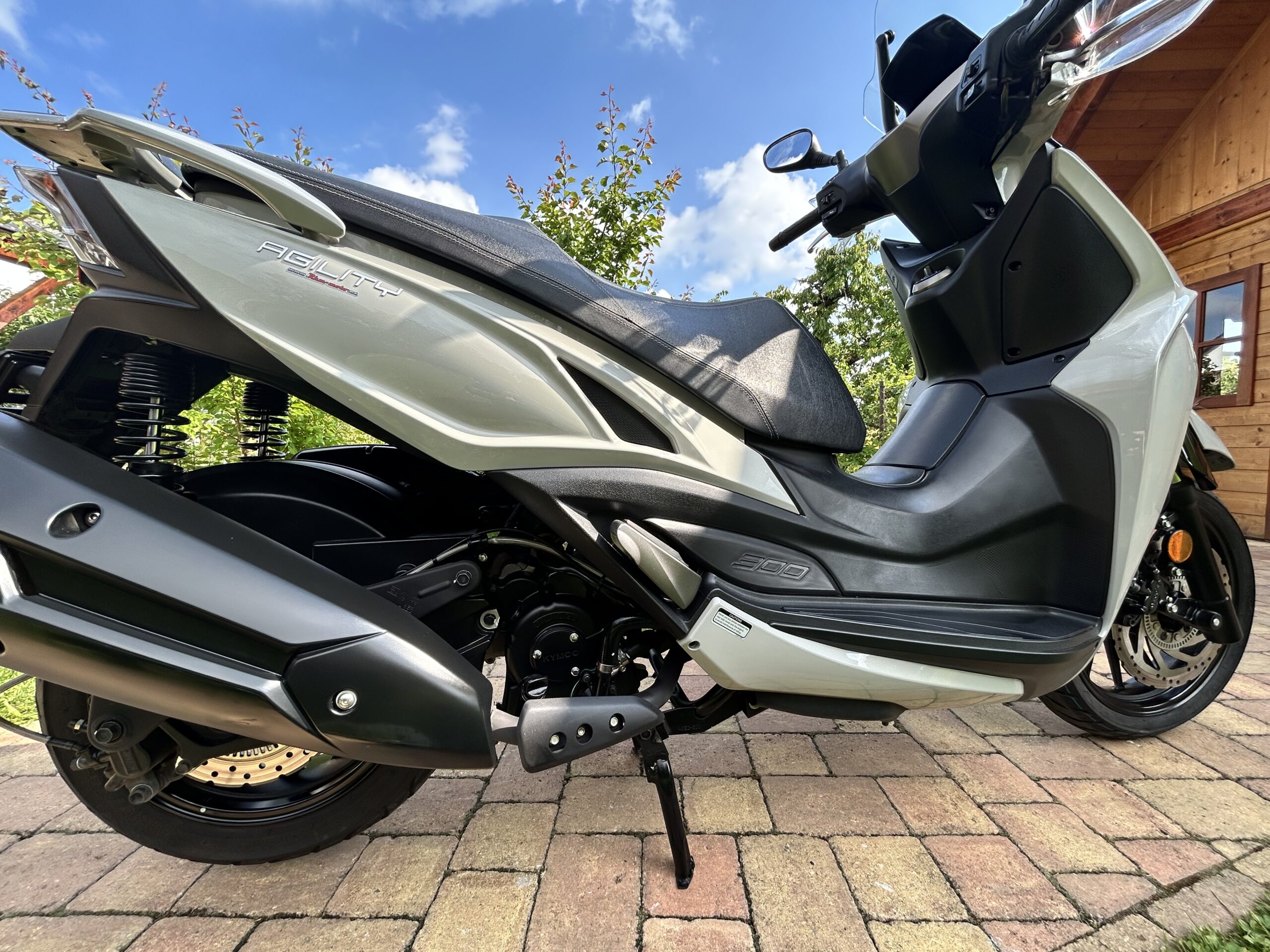 Kymco Agility 300i ABS - Obrázek 9