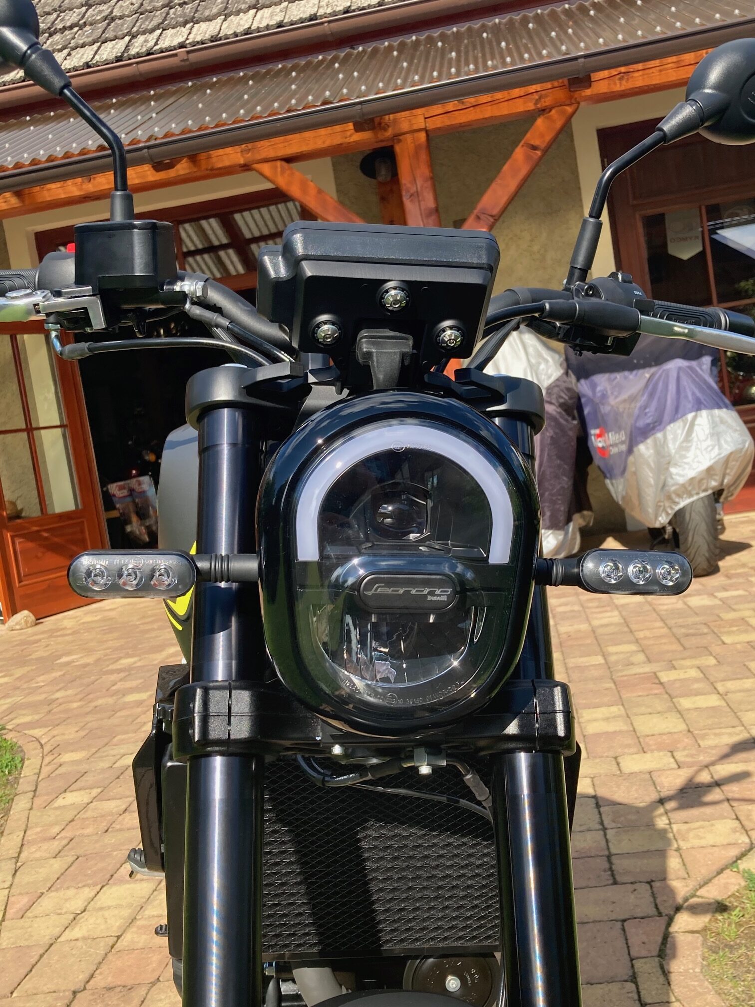 Benelli Leoncino 250 - Obrázek 7