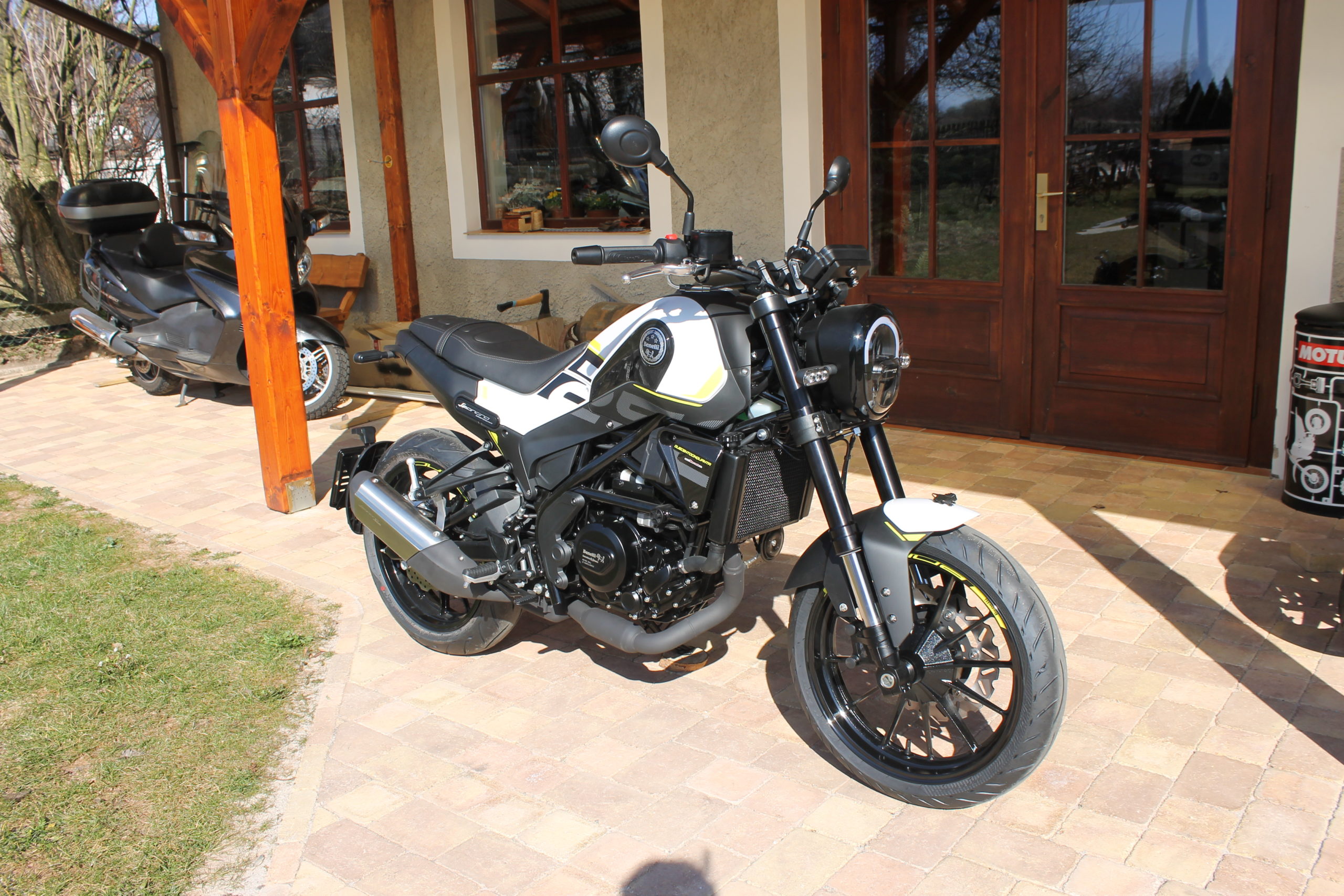 Benelli Leoncino 250 - Obrázek 4