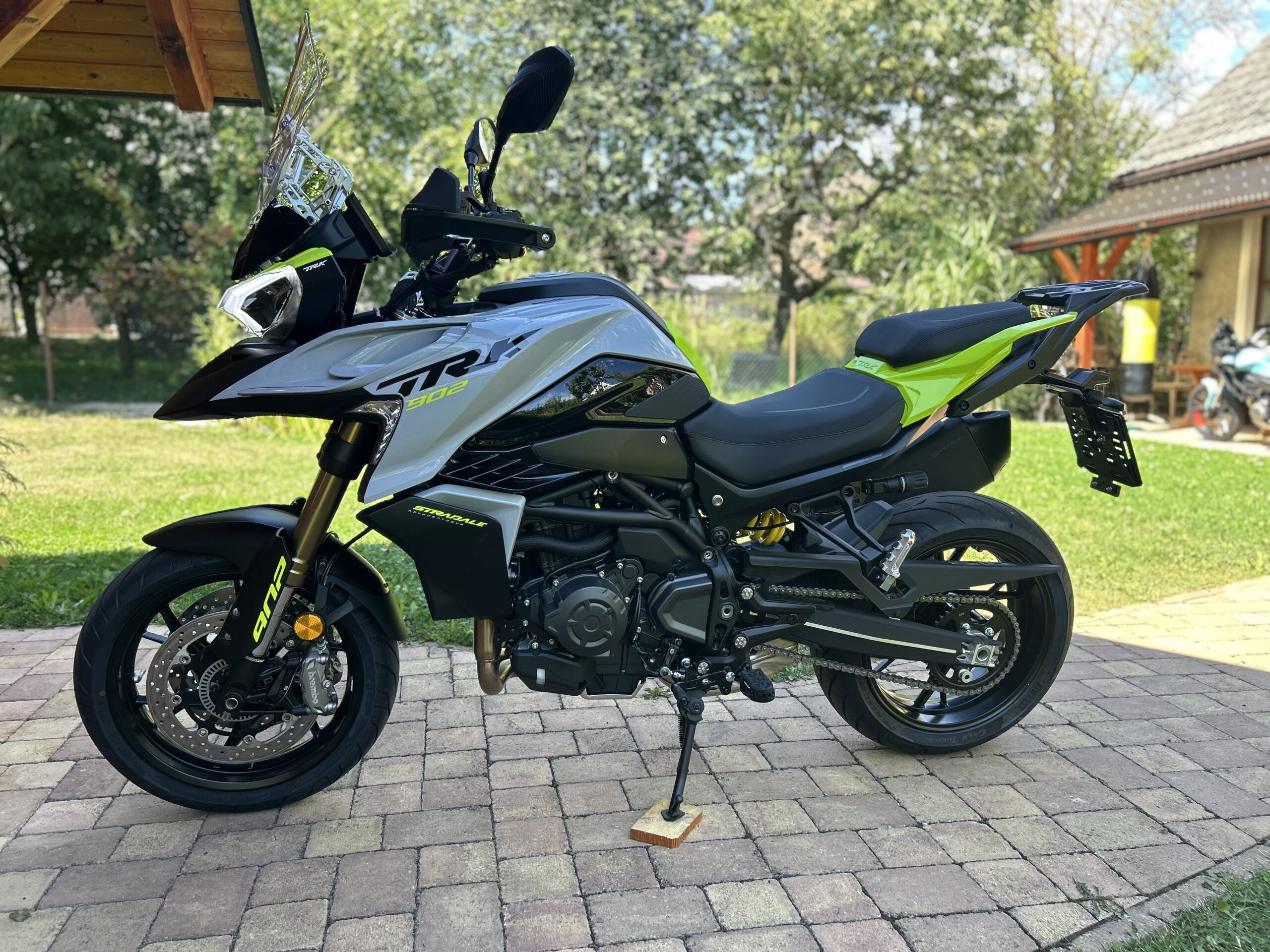 Benelli TRK 902 Stradale - Obrázek 4