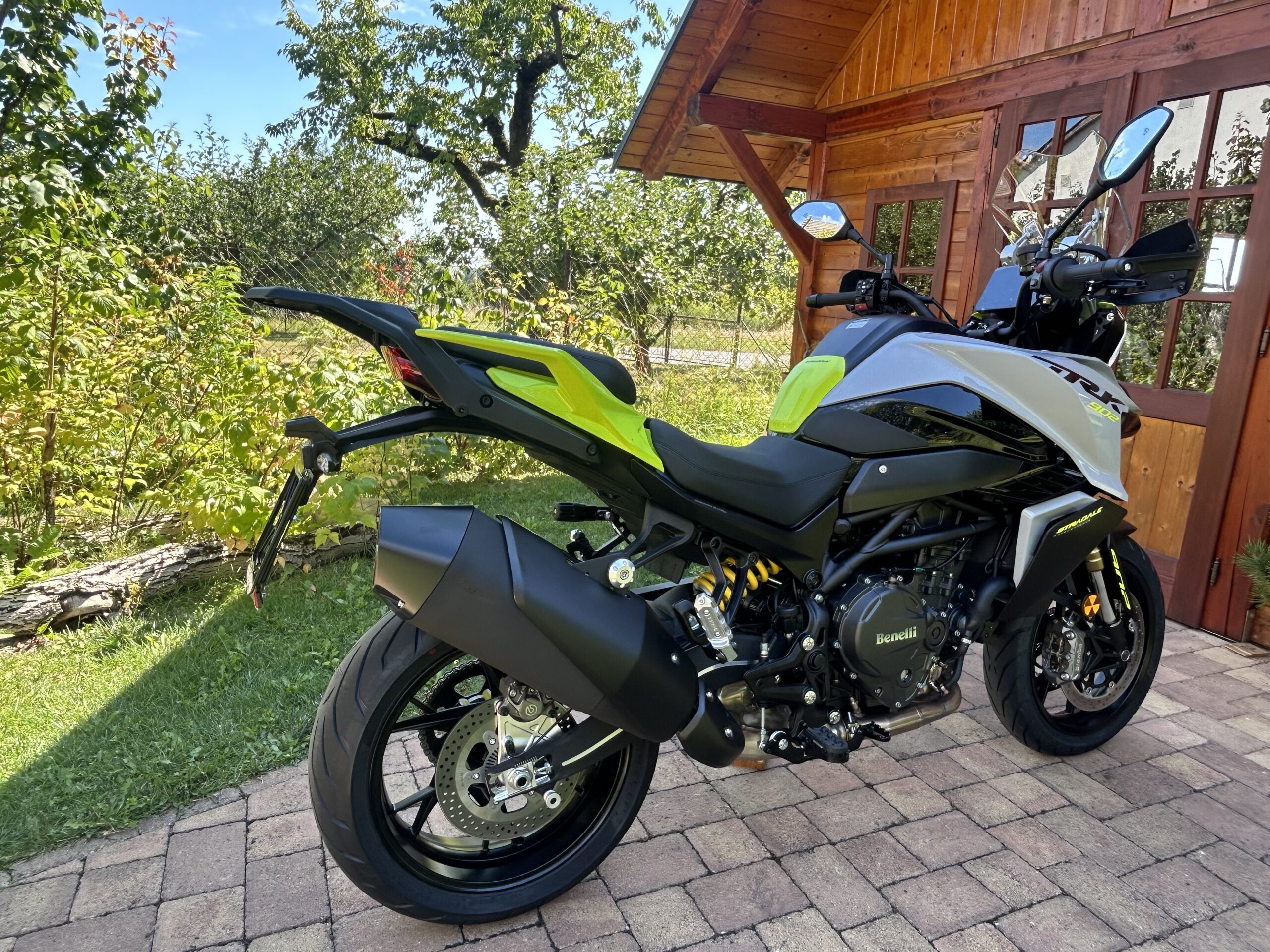 Benelli TRK 902 Stradale - Obrázek 11