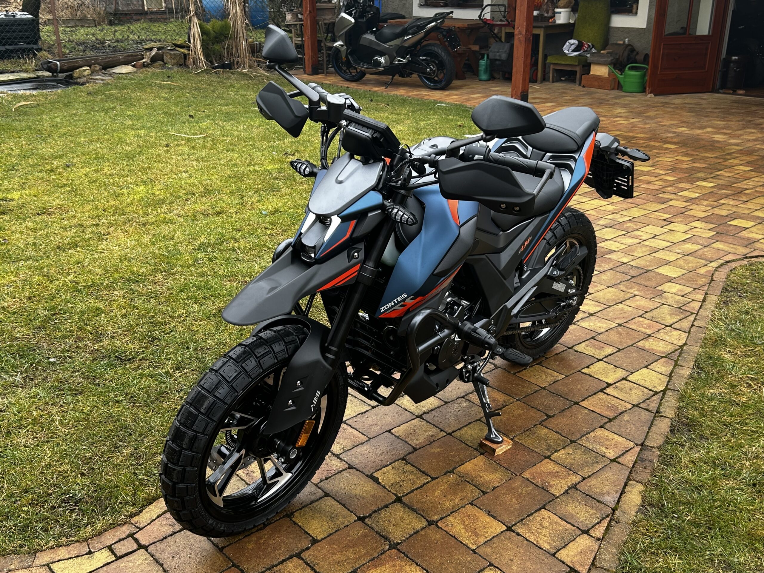 Zontes 125 Hyper Trail - Obrázek 21