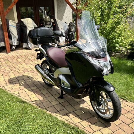 Honda Integra 700D