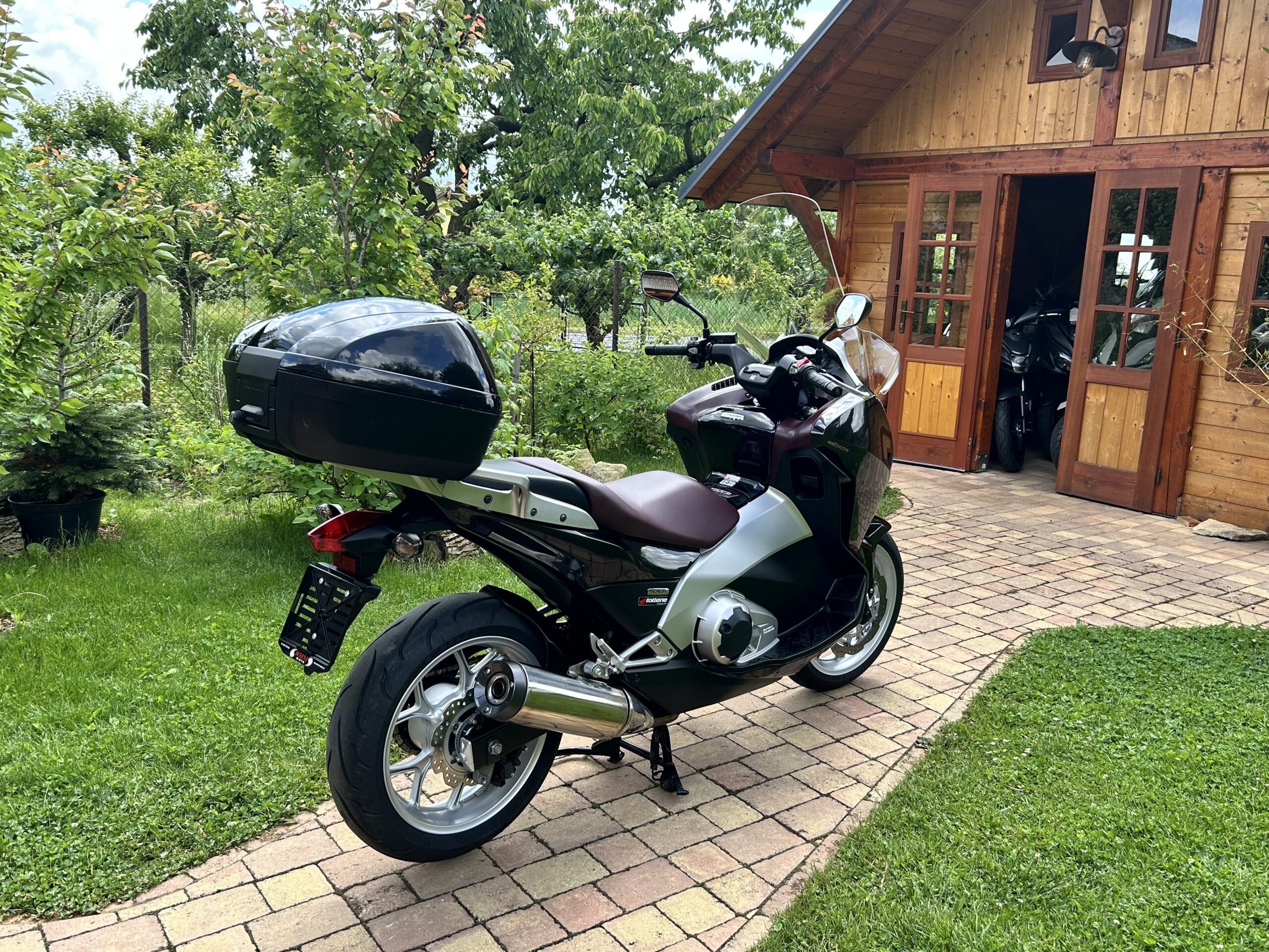 Honda Integra 700D - Obrázek 4